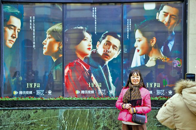 大陆国家广播电视总局副局长朱咏雷指出，今年1月到8月，大陆有148部电视剧、网路剧获得发行许可。（中新社）