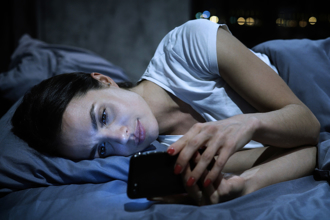 減少胰島素阻抗4招 研究：長期接觸藍光恐害血糖飆