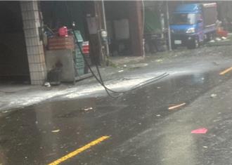 旗津鐵皮屋遭吹翻割斷電線　男子慘遭電擊受傷送醫
