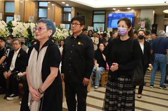 永遠的詹老師！張小燕、胡瓜雨中送華視大樂隊詹森雄最後一程