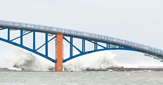 台東豪雨24傷 高屏2萬戶停電海水倒灌