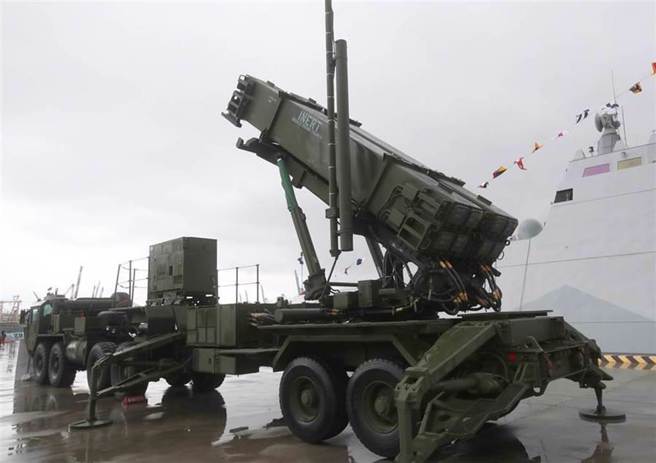 雷神對台軍售惡意高報價格，其中包含愛國者飛彈系統，圖為我國對美採購的愛國者三型飛彈。（示意圖／資料照）