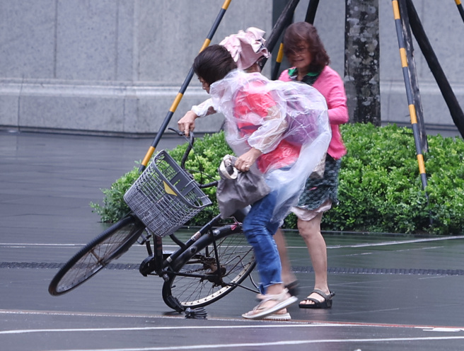 北部天氣重點，3日起將從風逐漸轉為雨。（陳俊吉攝）