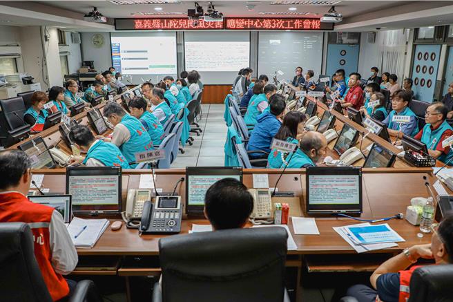 ，今早嘉义县政府举行开第3次工作会报，呼吁所有局处保持警觉。(嘉义县政府提供／吕妍庭嘉义传真)