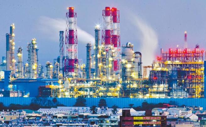 台灣科技媒體中心3日舉行「碳費未來規劃的科學建議」記者會，有學者就指出，就算不計入其他如碳費成本外部化、環境效益等因素，那碳費實質費率應至少達每噸500至600元，才能極小化CBAM帶來的經濟衝擊。（報系資料照）