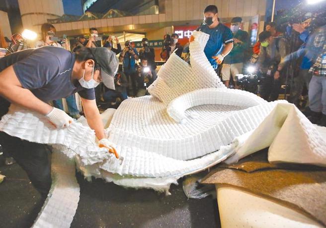 在房市熱潮中，床墊回收數量持續增加，今年截至8月就有6萬3177床回收。（ 示意圖／本報資料照片）