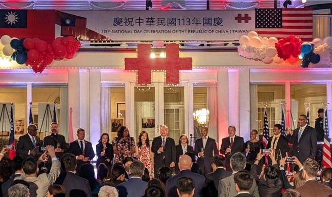 驻美代表俞大㵢夫妇2日晚间在双橡园主持国庆酒会。（驻美代表处提供）