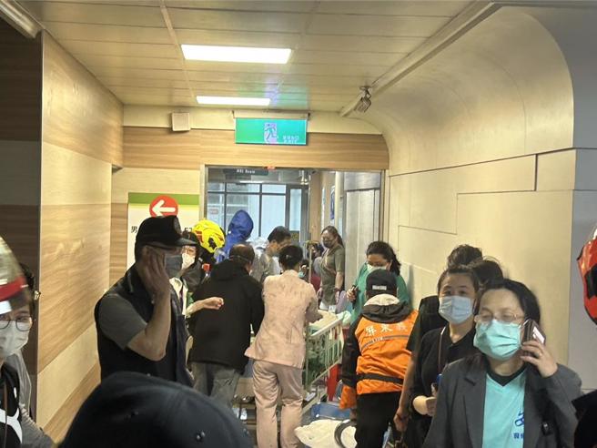 東港安泰醫院火警已8死 仍有1患者1員工失蹤。(謝佳潾攝)