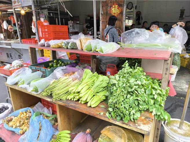葉菜類大幅漲價。（李京昇攝）
