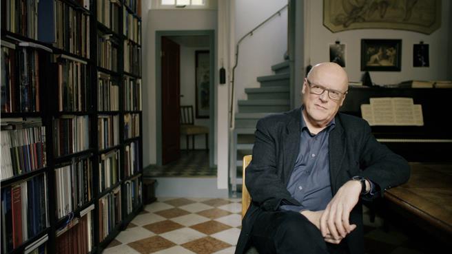 《靠近維梅爾》讓策展人葛瑞格韋伯（Gregor JM Weber）搖身為偵探，全新觀點如巨大火焰撲向世界。（圖／海鵬影業提供）