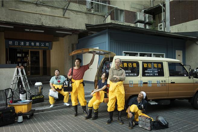 ▲影集《人生清理员》完结剧迷敲碗第二季。蔡嘉茵（左起）、凤小岳、宋芸桦、金士杰、黄冠智。（图／果陀娱乐提供）