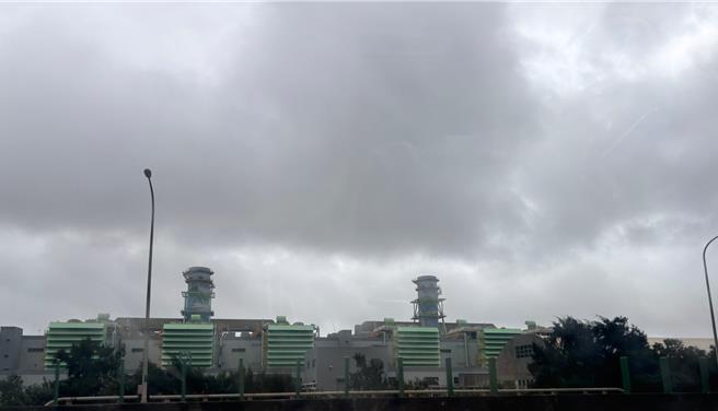 桃园市观音区每年回馈金拥有约3亿元，国民党籍议员吴进昌喊话市府回馈金用途透明化，让民眾知道回馈金到底用于何处。（廖姮玥摄）