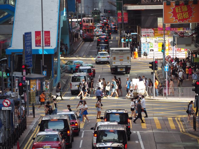 在大陆连续发生刺杀外国人与外国学生事件后，瑞士最大城市苏黎世又有一名23岁中国男子刺伤3名无辜男童，其中一名男童才刚脱离险境。图为苏黎世街景。（图／中新社）