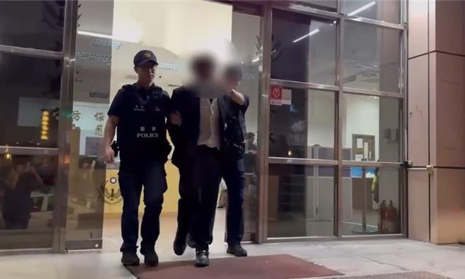 警方火速逮捕行凶的曾男。（新庄警分局提供）