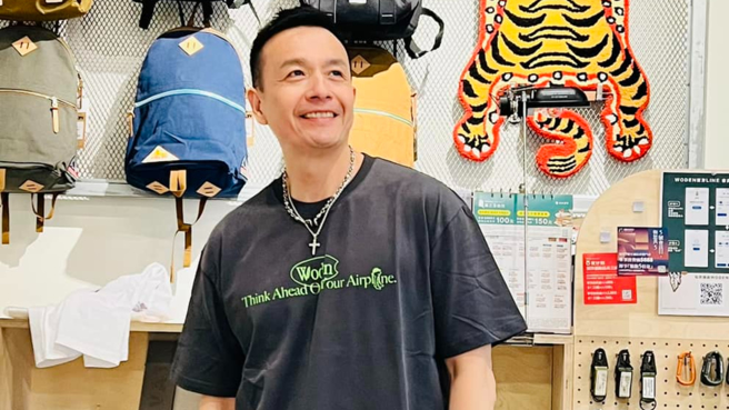 小钟分享小失大的行为，逗乐大批来宾。（图／翻摄自小钟 脸书）