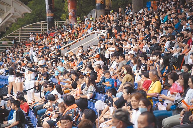 韩国ZOMAZOMA明星棒球队将在德兴棒球场举办友谊赛，民眾可免费入场。图为德兴棒球场。（本报资料照片）