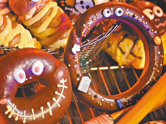 螞蟻人必選「捕夢網」新品，硬麵包及巧克力醬的完美結合，特製的造型巧克力片點綴裝飾，療癒感十足。（神旺普諾麵包坊提供）