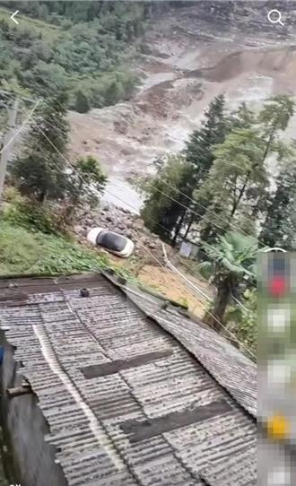 貴州省織金縣發生山體垮塌埋車  造成6人死亡