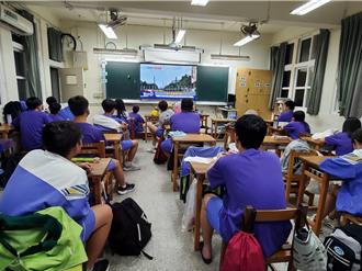 北海岸汪洋一片  金山4校92名師生學校過夜