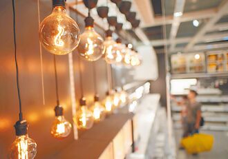 電價政策反覆 挨批缺通盤思考