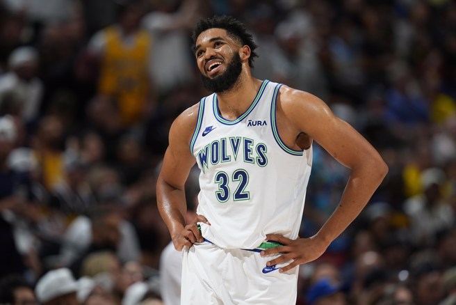 唐斯到尼克訓練營第一件事就是自我介紹。(美聯社資料照)