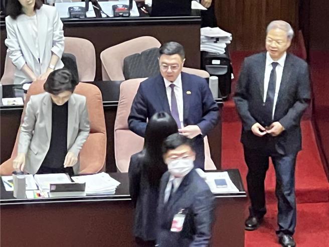 行政院长卓荣泰今表示，救灾优先，希望下礼拜若有时间，再和立法院长韩国瑜共商餐叙时间。卓荣泰也强调，颱风不可抗力，但通过总预算不应有阻力。（游念育摄）