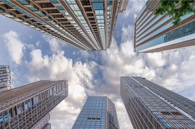 夜裡十點多還有客戶上門，新政後北京開發商連夜撤回折扣、宣布漲價。（圖：shutterstock／達志）