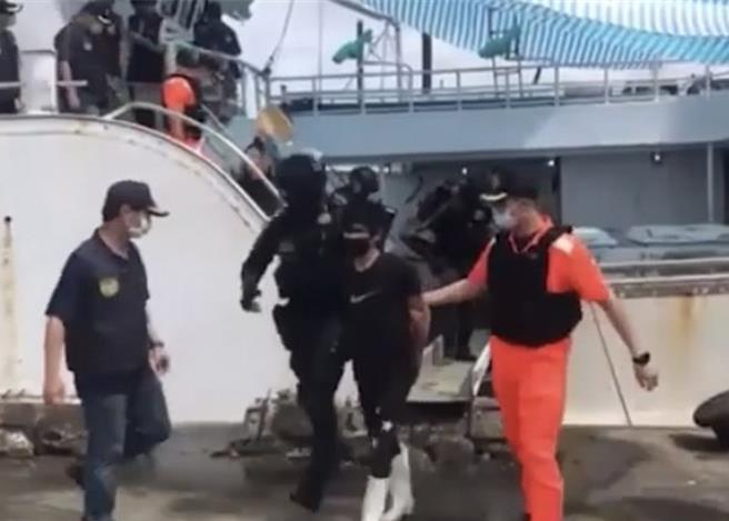 陈姓越南渔工在印度洋作业时，持刀杀死另一印尼籍同事，他因有精神障碍，法官依法减刑后，依杀人罪判刑6年半。（本报资料照片／郭良杰高雄传真）