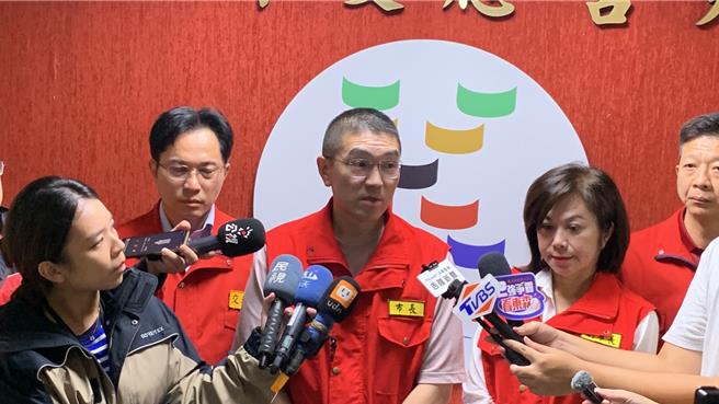 山陀兒颱風來襲，內政部長劉世芳3日主持會報時，提及基隆市政府未回報撤離人數。基隆市長謝國樑回應，中央當時還未發佈需撤離，後續達到標準也都依中央指示完成撤離。（徐佑昇攝）