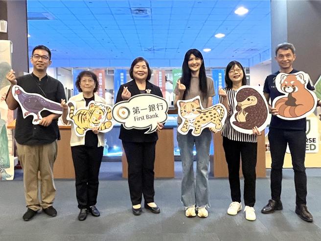 響應世界動物日，第一銀行「裸買愛動物」打造無塑生活。圖／第一銀行提供