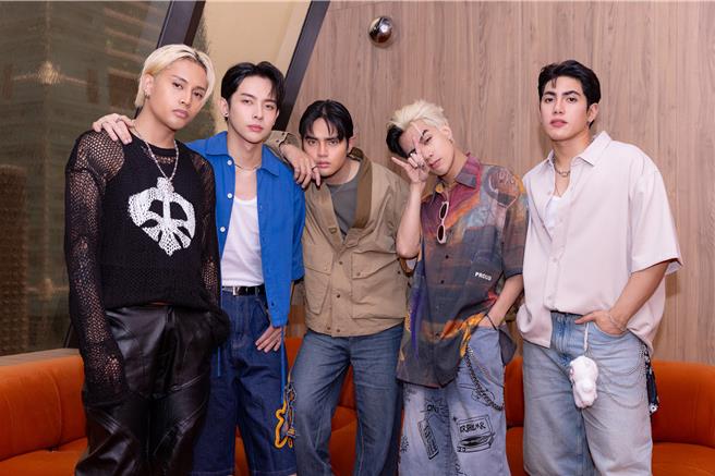 菲律宾天团SB19不畏颱风来台，高人气暴衝台湾Ｘ趋势排行榜。（索尼音乐提供）