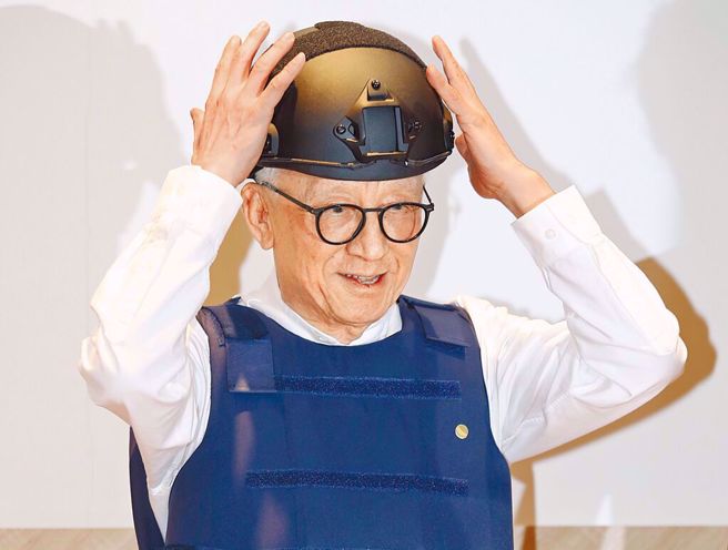 聯電創辦人曹興誠批評放颱風假「毫無道理」，質疑若中共犯台是否也該全民放假。（中時資料照）