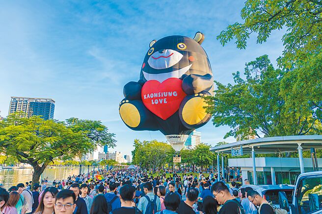 「2024高雄愛．月熱氣球」活動受山陀兒颱風侵襲影響，為確保民眾及場域安全，經高市府觀光局審慎評估後，宣布5日、6日活動取消辦理。（本報資料照片）