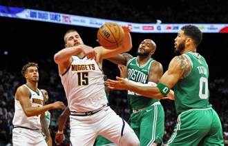 NBA》首場熱身賽阿聯開打 主力都只打半場 綠軍險勝金塊