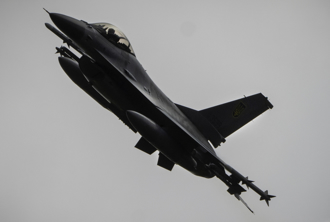 開F-16戰機抗俄 烏克蘭飛行員面臨瘋狂挑戰