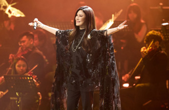 国庆晚会江蕙復出抢先开唱　〈甲你揽牢牢〉掀粉落泪