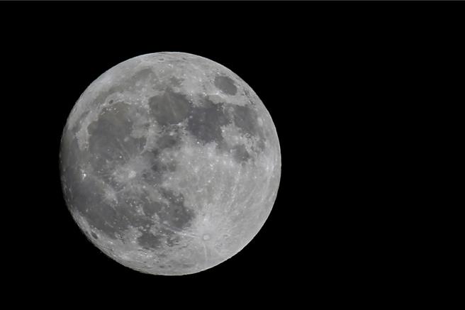 随着月球探索成为近年来世界航天领域关注的焦点，中国和美国正在研究如何制定月球的时间标准。（本报资料照）