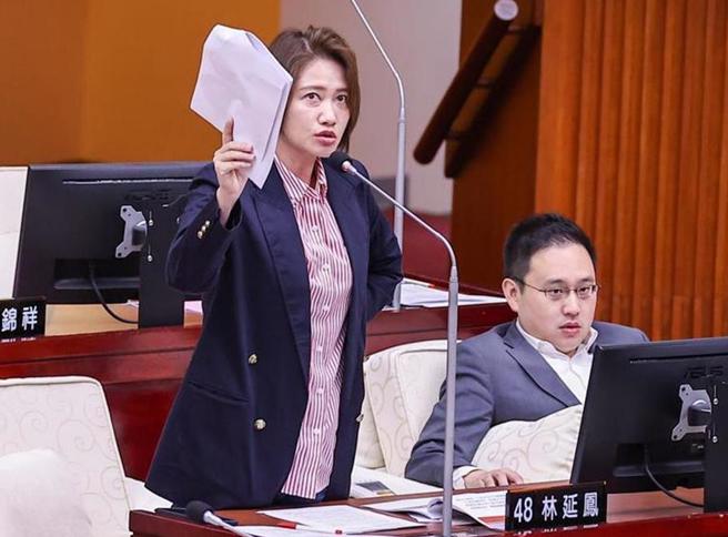 民進黨台北市議員林延鳳發現，1日山陀兒台風來襲前夕，台北市政府許多網站及App大當機近3小時，不免讓人擔憂，災害來臨前的資安問題，究竟是單純設備損壞，亦或有心人士對北市府發動「網攻」？（本報資料照片）