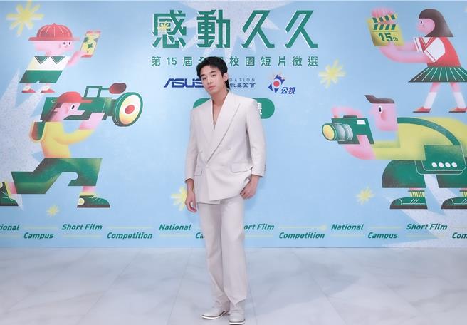 初孟轩在《八尺门的辩护人》饰演法院替代役，演技表现出色。（图／公视提供）