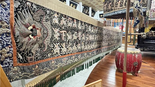 下营玄天上帝庙目前收藏4面歷史悠久的头旗，其中2面分别展示在文物馆3、4楼