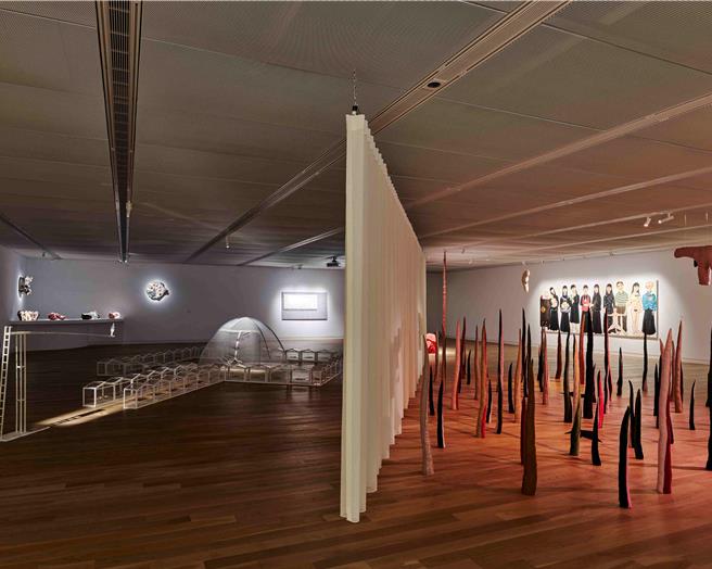 高美館《珍珠－南方視野的女性藝術》開展覽，即日起至2025年3月16日在高美館3樓展出。（高美館提供／任義宇高雄傳真）