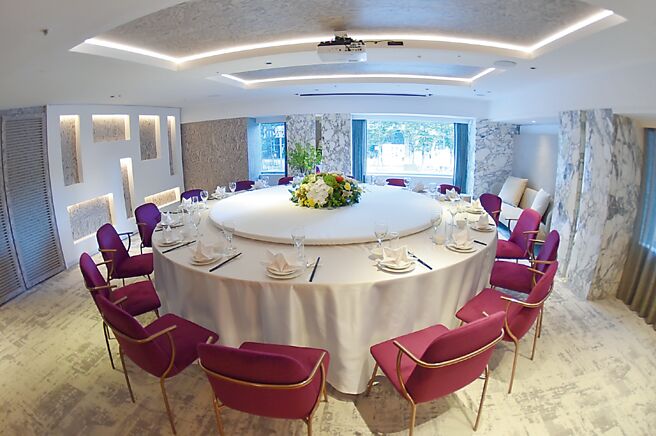 台北国联二楼〈北馥楼〉餐厅有多个包厢，大的可接待20人。图／姚舜