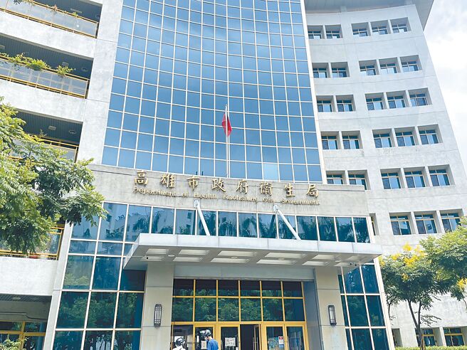 高市衛生局表示，颱風天停班課，若長照個案仍需緊急服務，居服員還是得辛苦點，視風雨較小時提供必要性照顧。（紀爰攝）