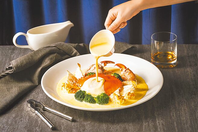 「花雕蛋汁蒸沙公」淡雅的酒香与蟹肉的海味交织，令人唇齿留香。（台北W饭店提供）（饮酒过量有碍健康）