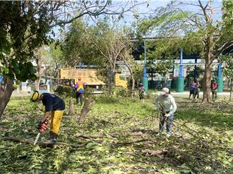 山陀兒肆虐高雄197校滿目瘡痍 教育局動員9縣市人力搶修