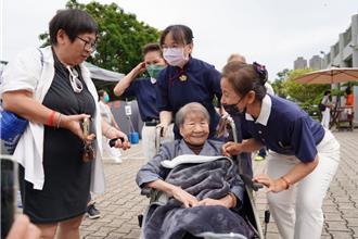 独╱《疯女18年》主角原型胞妹112岁 台南最高龄人瑞