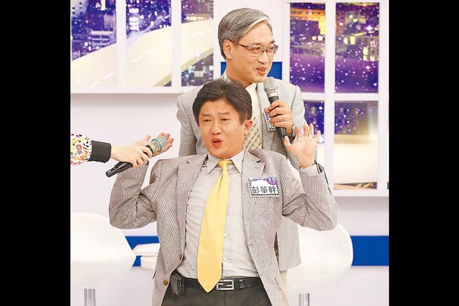 图为名嘴彭华干（前）与张友骅（后）。（中时资料照）