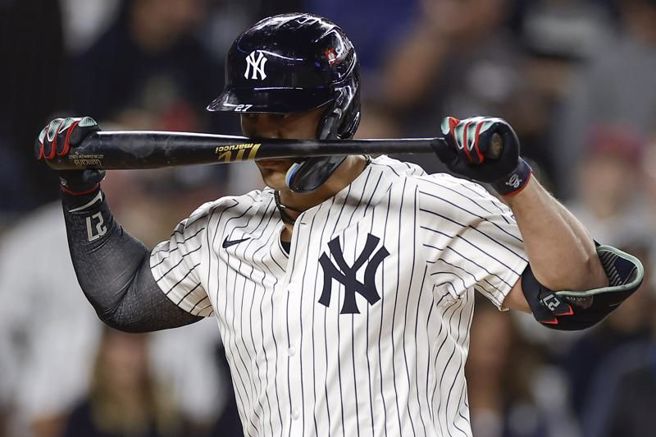 洋基史坦顿吞下三振。（美联社）