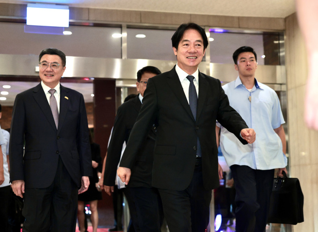 賴總統透過委員會，跳過行政院長，直接對相關部會下指導棋，卓榮泰幾乎變成賴總統的執行長。（資料照,郭吉銓攝）