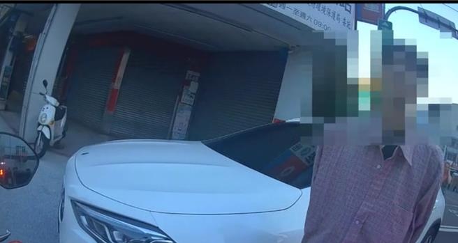 李姓男子酒駕遭警方攔查，被依公共危險罪法辦。（民眾提供）